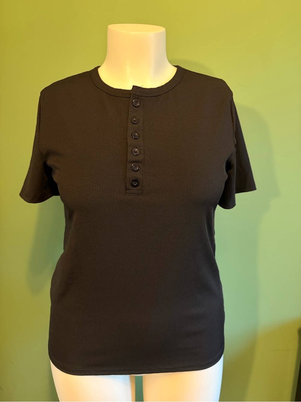 ❤️ 2 for $10 ❤️ Classic Black Short-Sleeve Henley Top